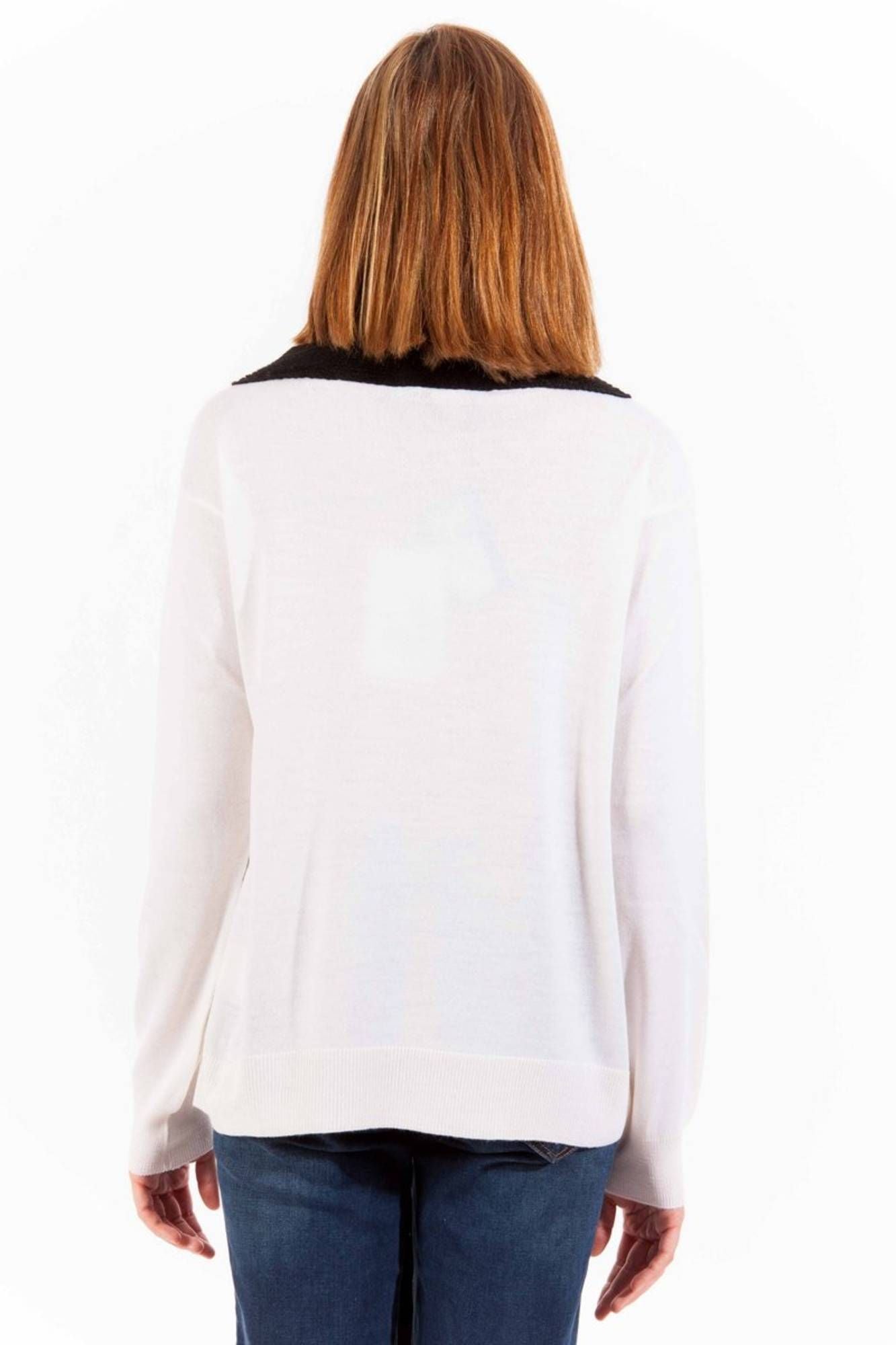 Chic White Wool Sweater with Signature Logo