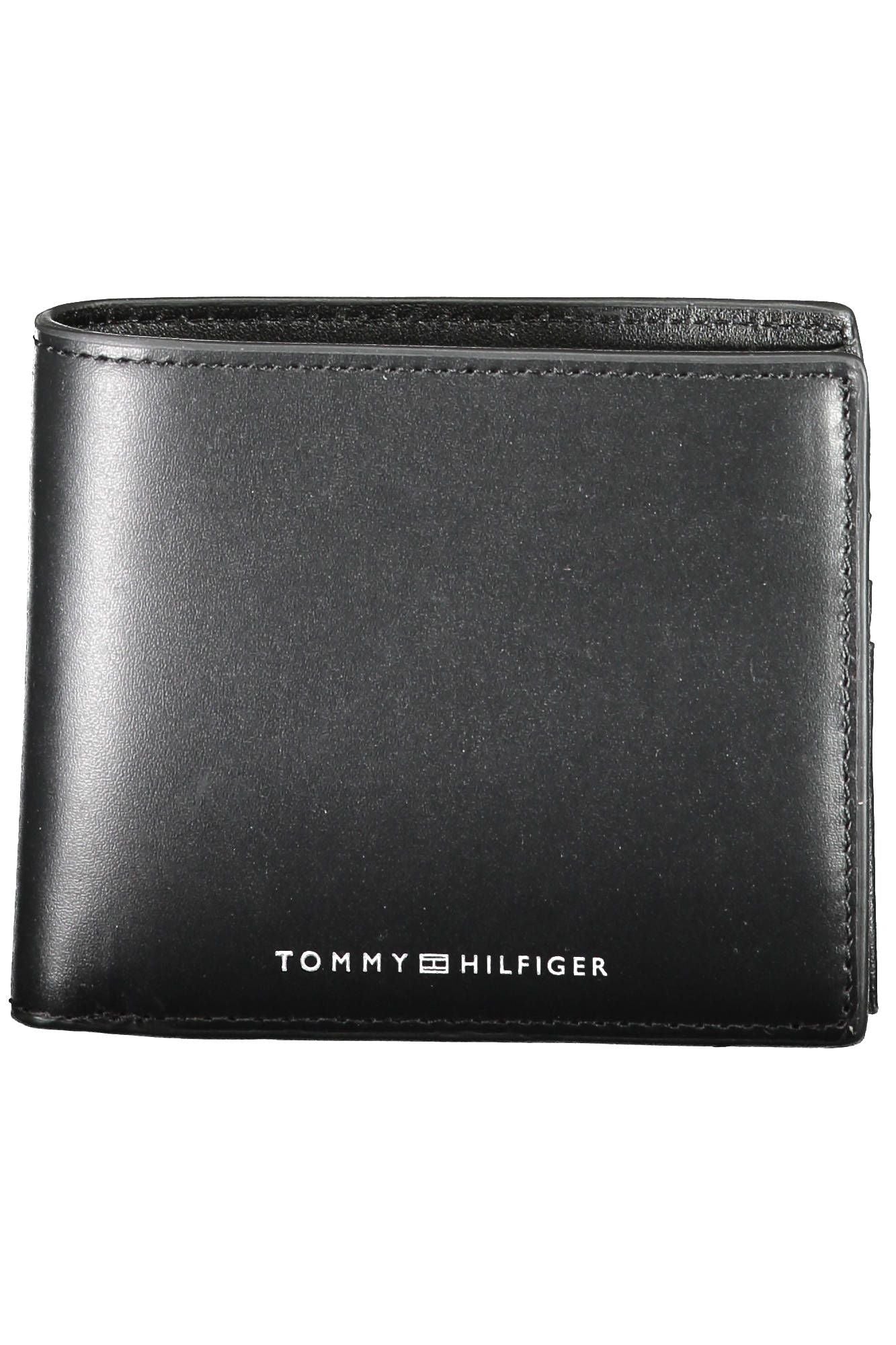 Sleek Black Leather Wallet with Contrasting Detail