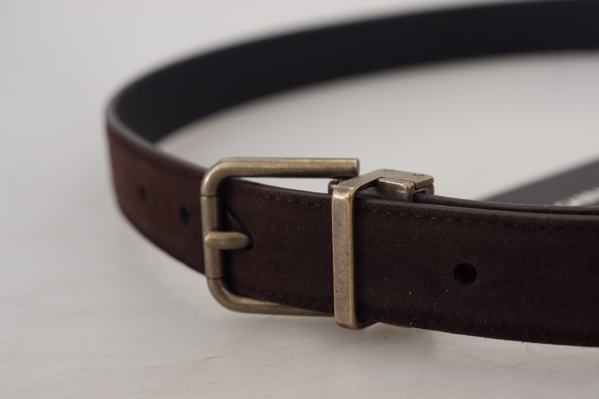 Elegant Italian Leather Belt with Metal Buckle