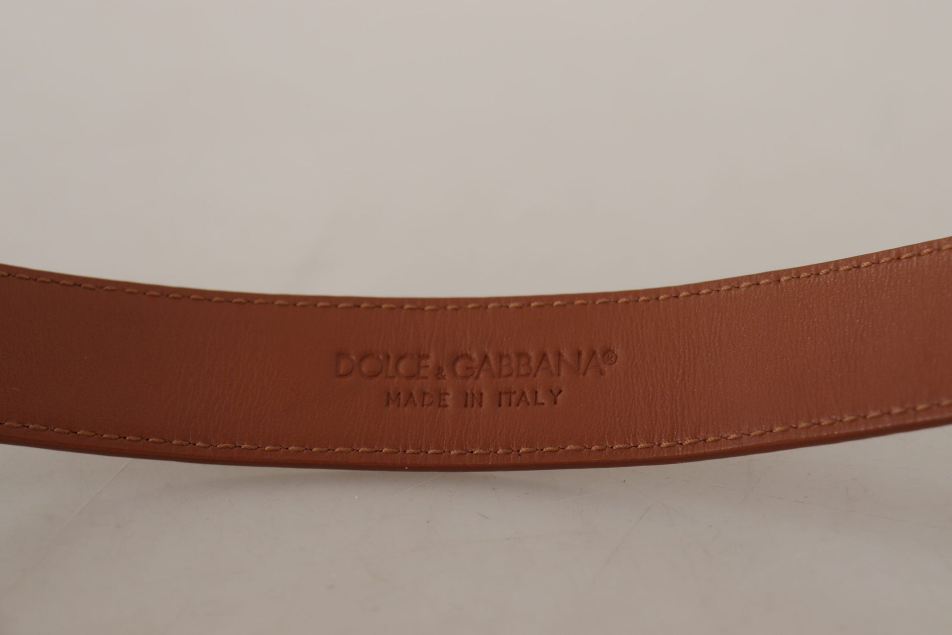 Elegant Leather Belt with Logo Buckle