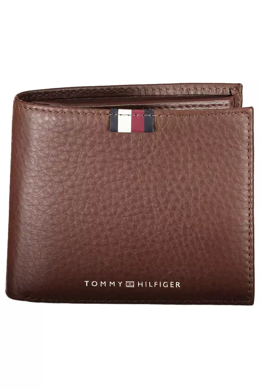 Elegant Leather Wallet with Contrasting Detail