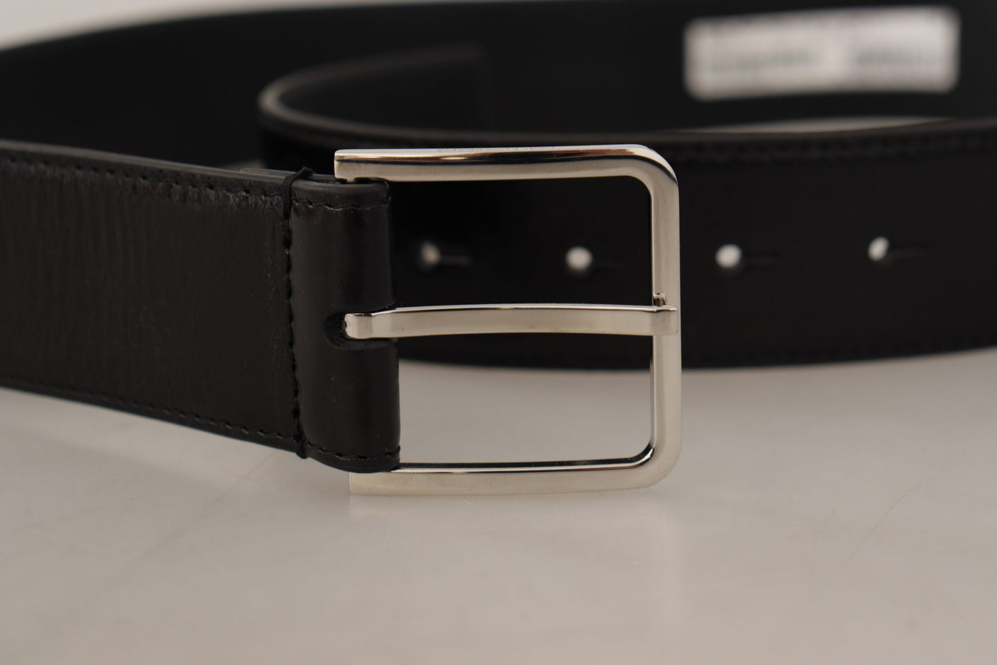 Elegant Leather Belt with Metal Buckle