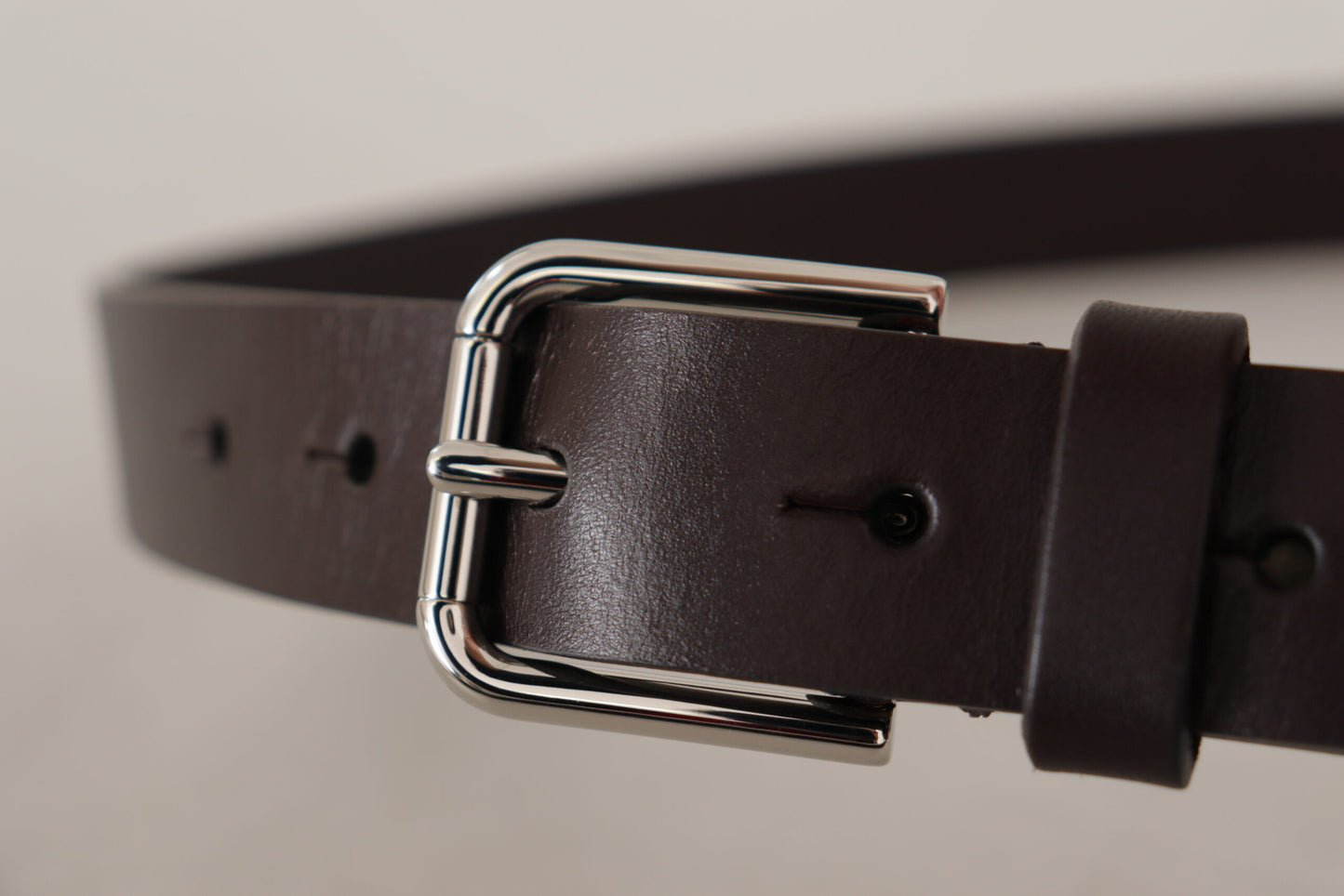 Elegant Leather Belt with Engraved Logo Buckle