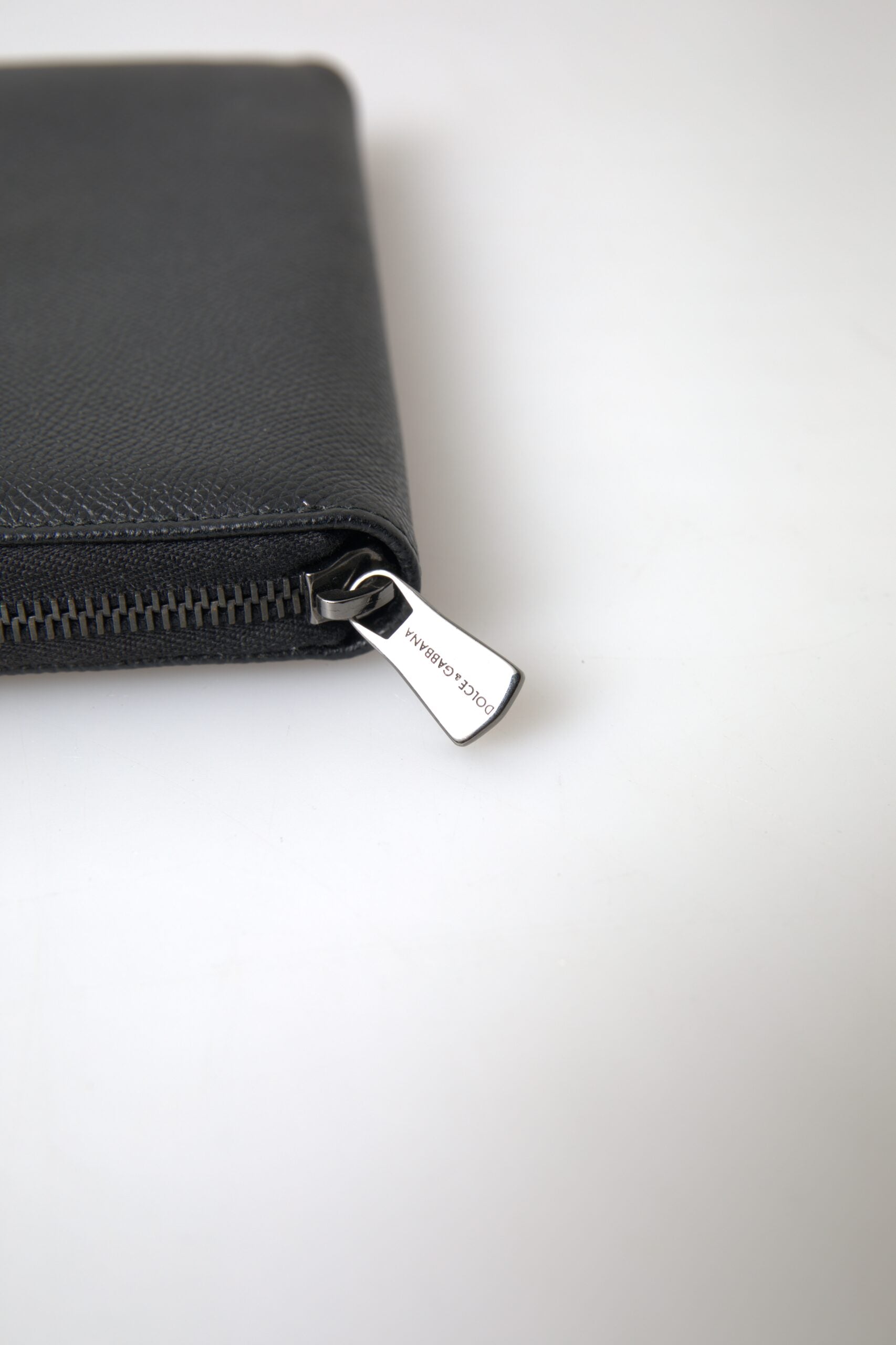 Elegant Black Leather Zip Wallet