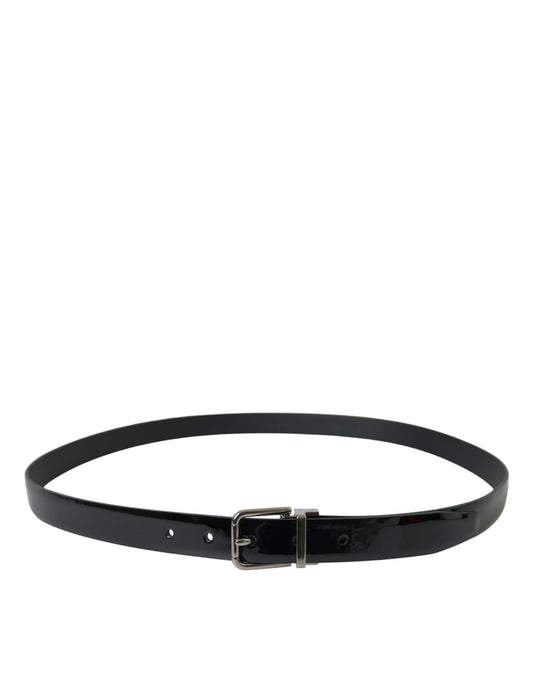 Elegant Leather Belt with Metal Buckle Closure