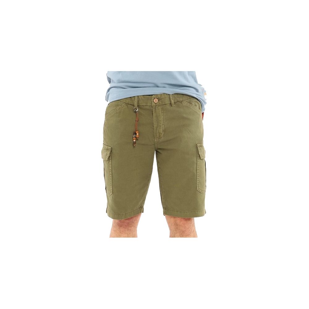 Chic Cargo Bermuda Shorts in Green