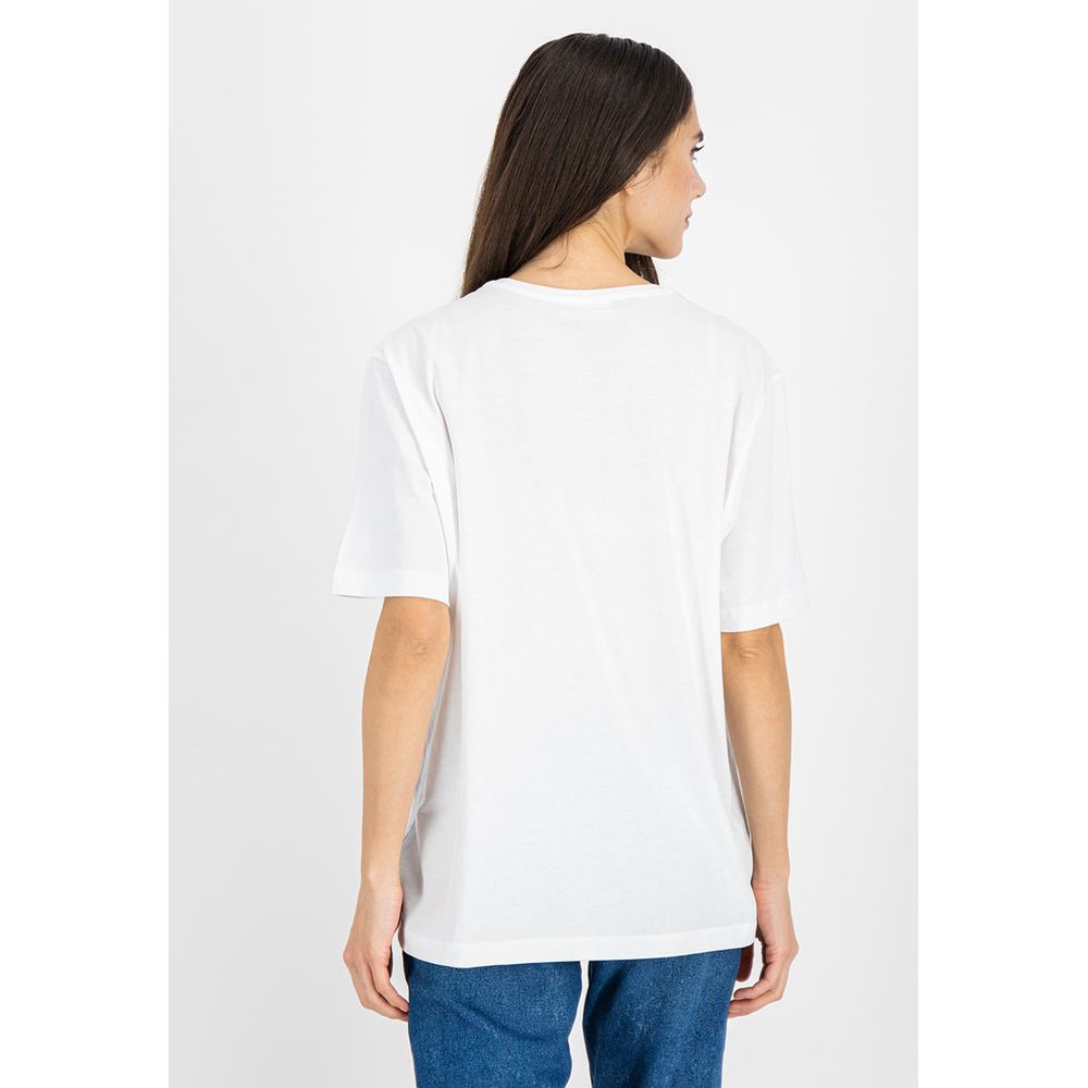 Chic Logo Cotton Tee in Elegant White