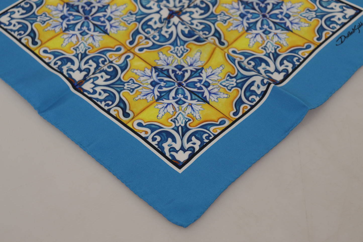 Elegant Majolica Blue Silk Men's Scarf