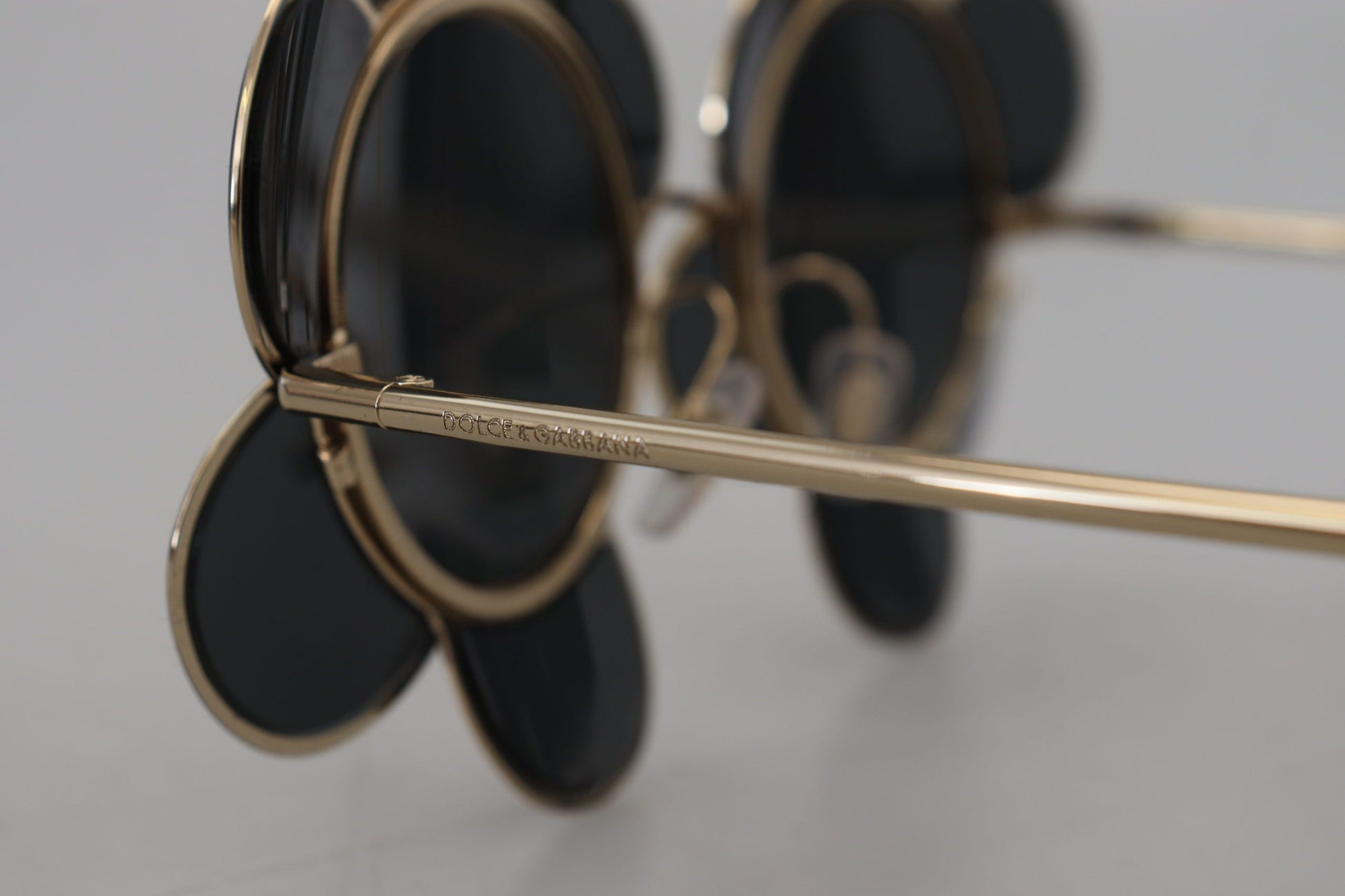 Chic Floral-Formed Black and Gold Sunglasses