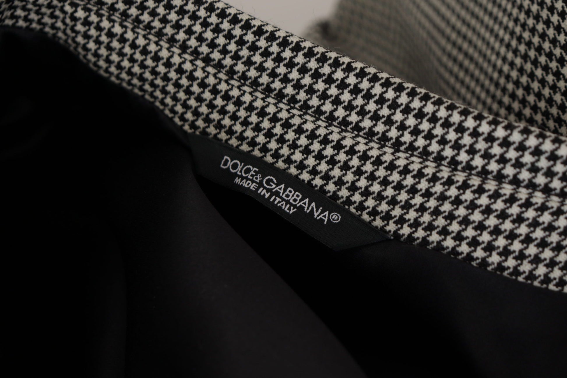 Elegant Gray Checkered Wool Blazer