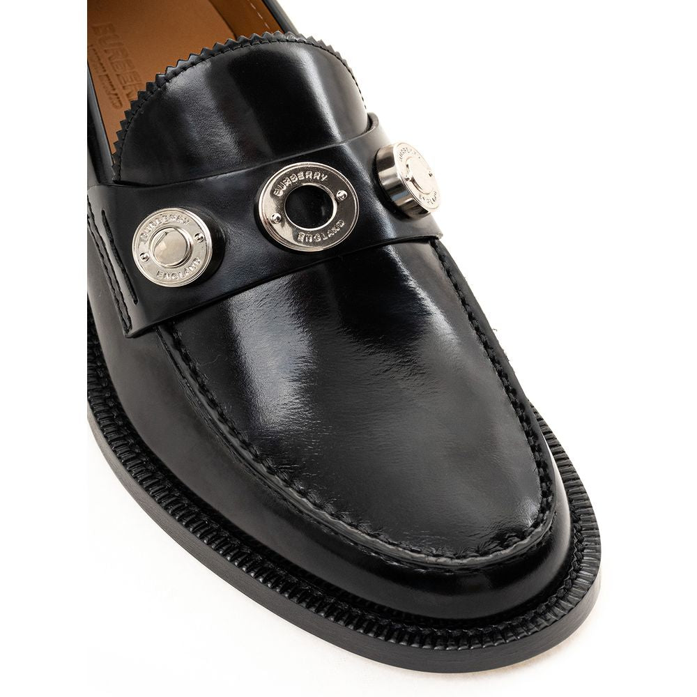 Elegant Leather Flat Shoes in Timeless Black