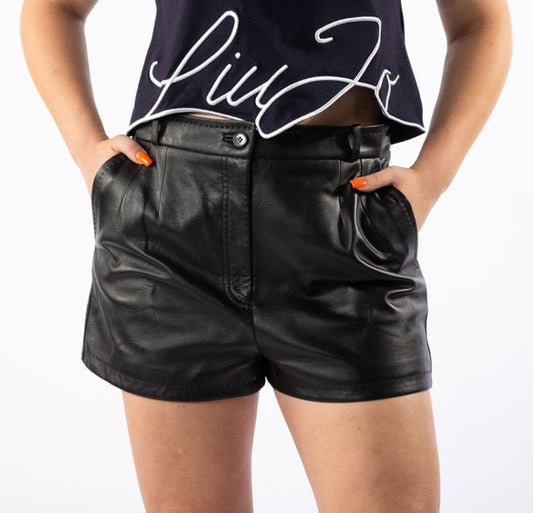 Chic Lambskin Leather Shorts in Black