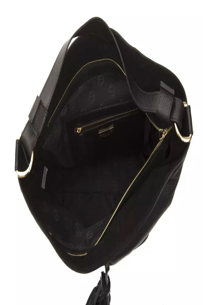 Elegant Leather Shoulder Bag in Timeless Black